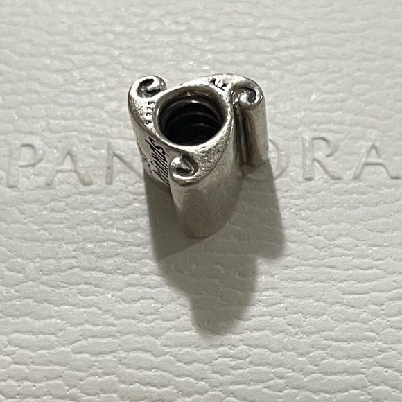 PANDORA Best Friends Scroll Charm - Picture 2 of 3